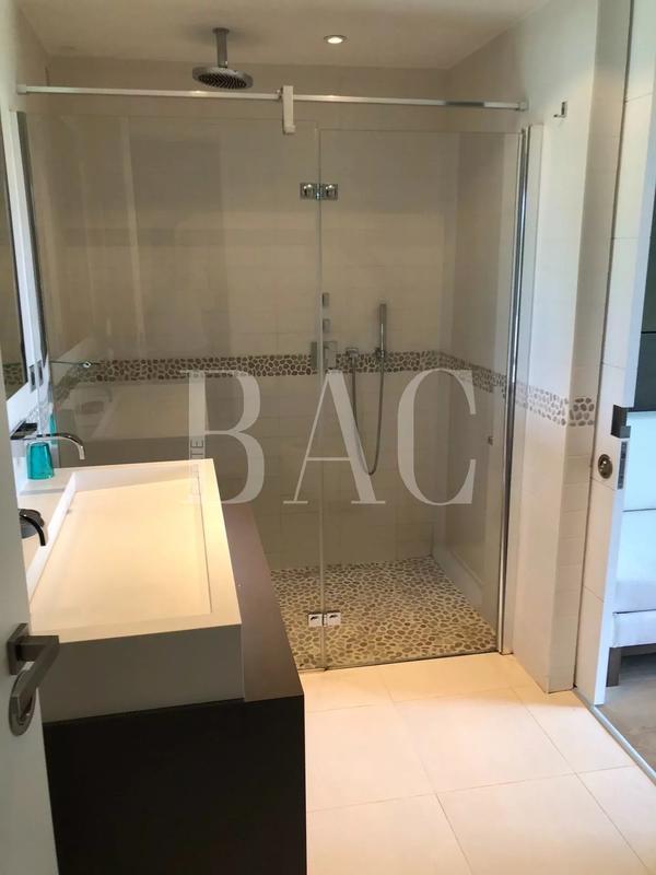 Villa - 250 m² - 7 pièces