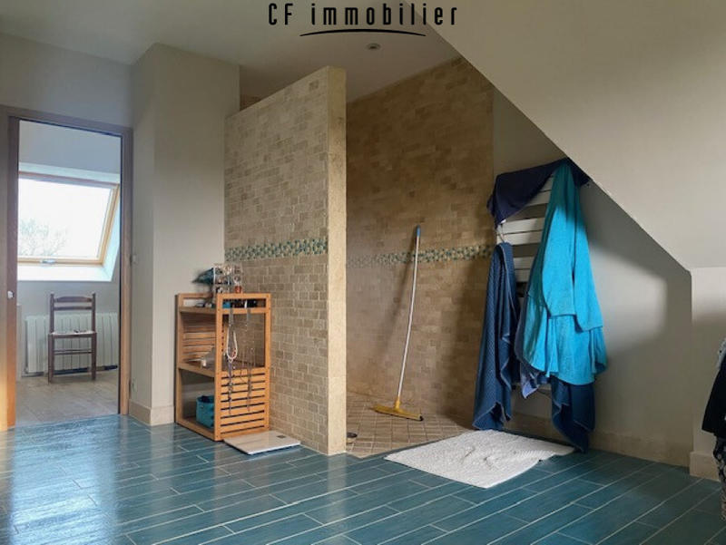 Maison - 215 m² - 6 pièces