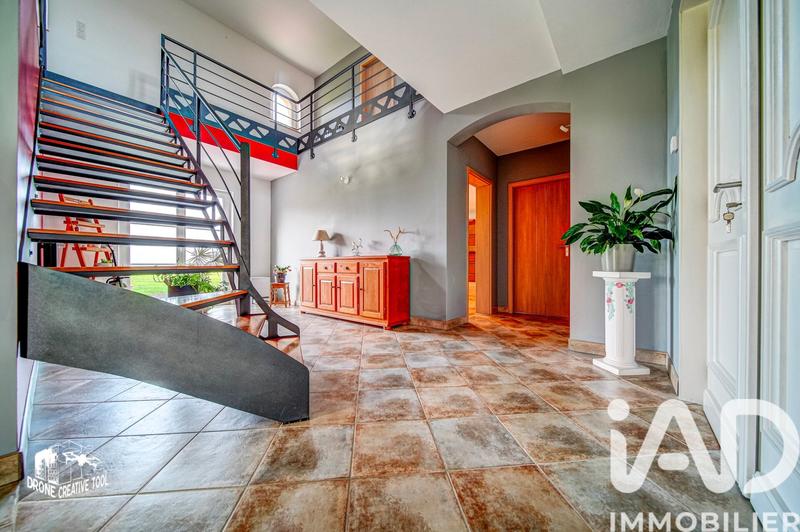 Maison - 274 m² - 8 pièces