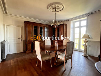 Maison - 310 m² - 14 pièces