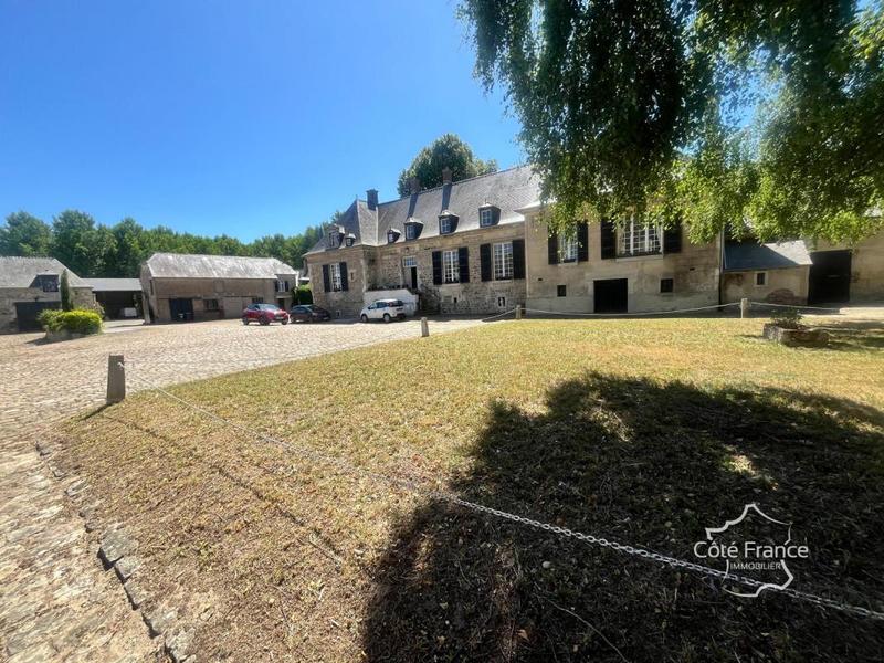 Maison - 278 m² - 14 pièces