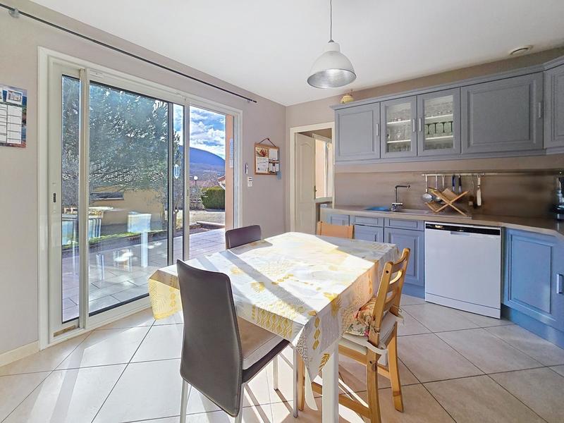 Maison - 140 m² - 5 pièces