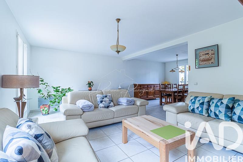 Maison - 185 m² - 10 pièces