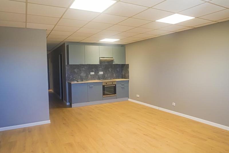 Local commercial - 180 m² - 7 pièces