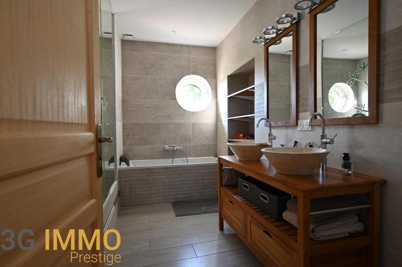 Maison ancienne - 284 m² - 7 pièces