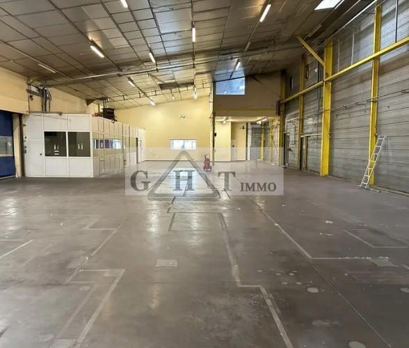 Entrepôt - 2 800 m²