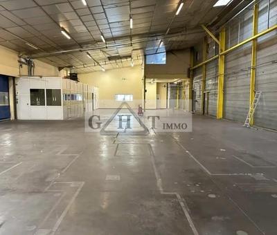 Entrepôt - 2 800 m²