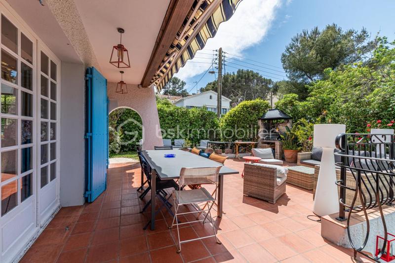 Maison - 259 m² - 9 pièces