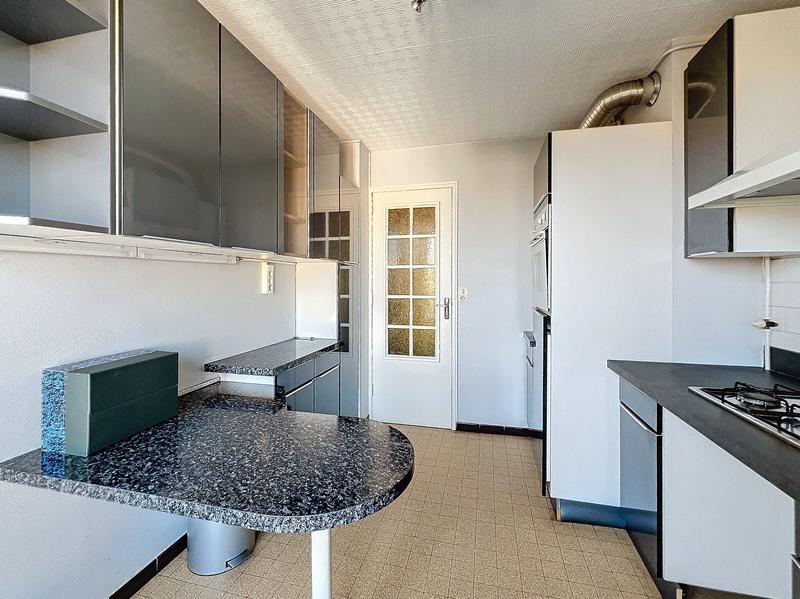 Appartement - 98 m² - 5 pièces