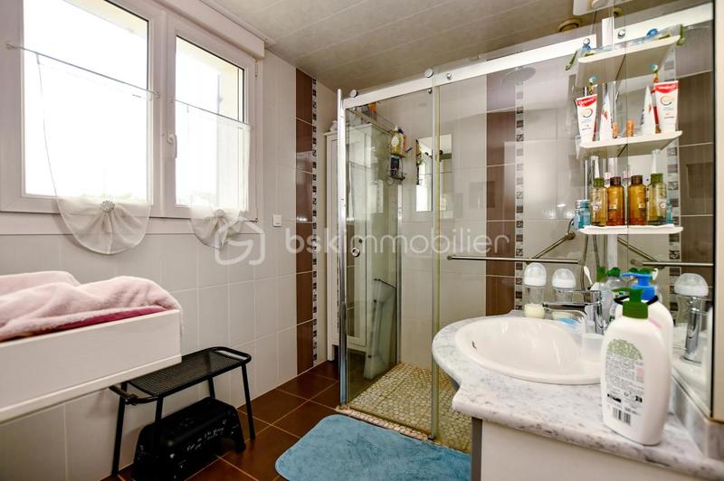 Pavillon - 100 m² - 5 pièces