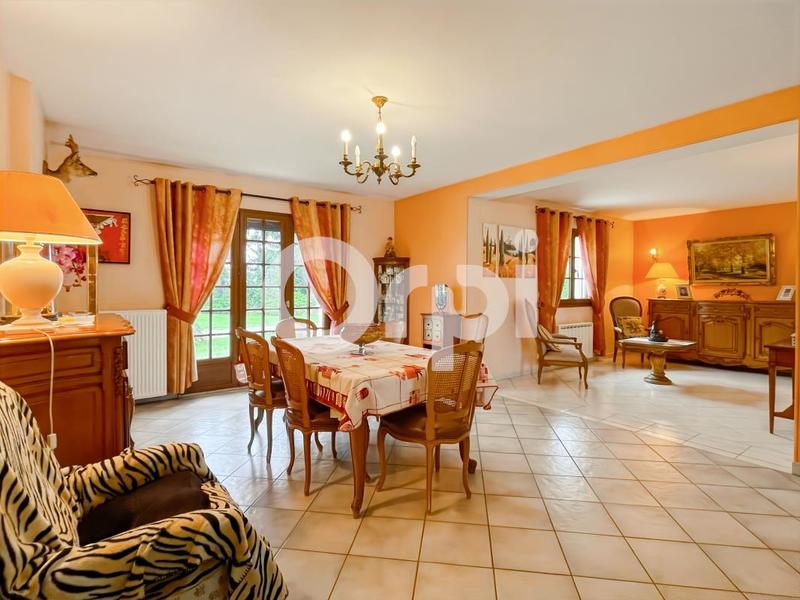 Maison - 216 m² - 6 pièces