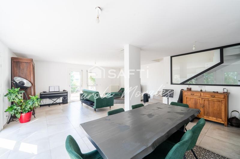 Maison - 140 m² - 5 pièces