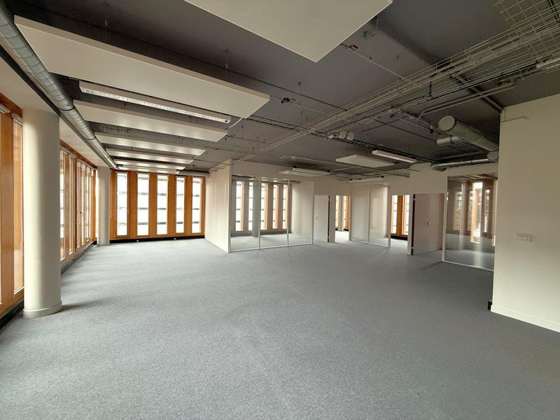 Bureau - 217 m² - 1 pièce