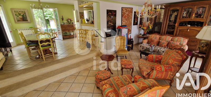 Maison - 205 m² - 6 pièces