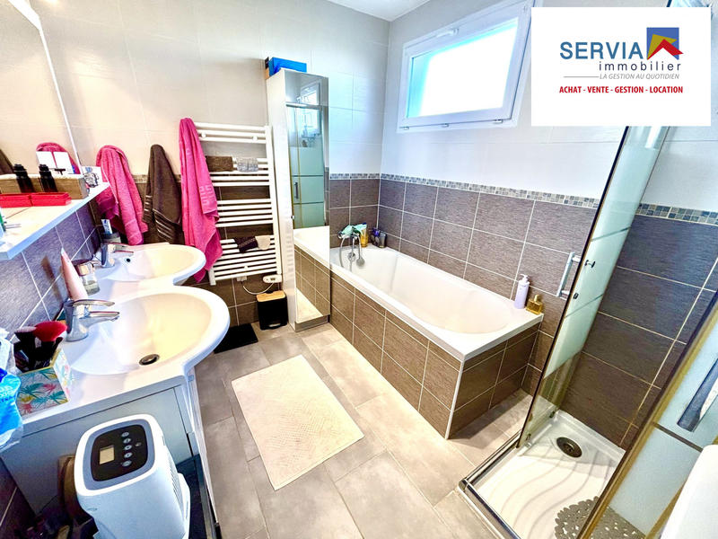 Maison traditionnelle - 104 m² - 5 pièces