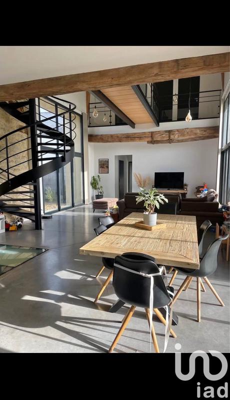 Maison - 252 m² - 10 pièces