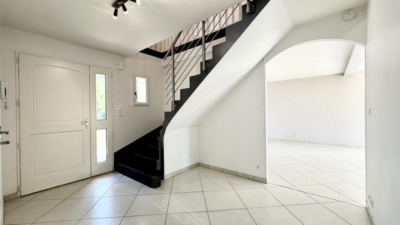 Maison - 244 m² - 6 pièces