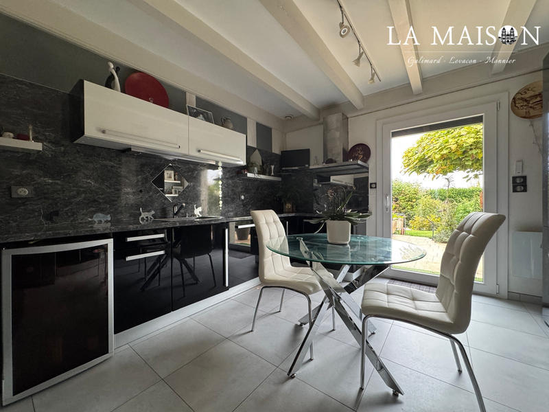 Villa - 137 m² - 7 pièces