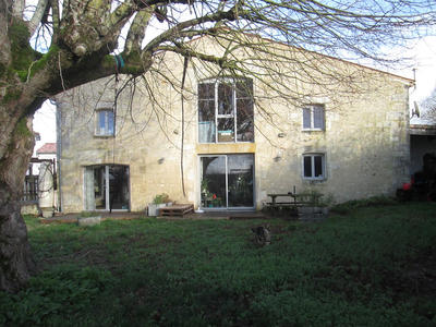 Maison - 592 m² - 27 pièces