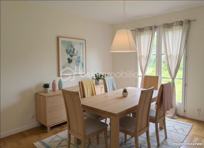 Maison - 90 m² - 5 pièces