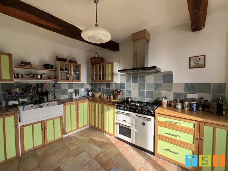 Corps de ferme - 270 m² - 9 pièces