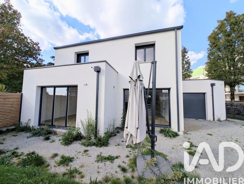 Maison - 117 m² - 6 pièces