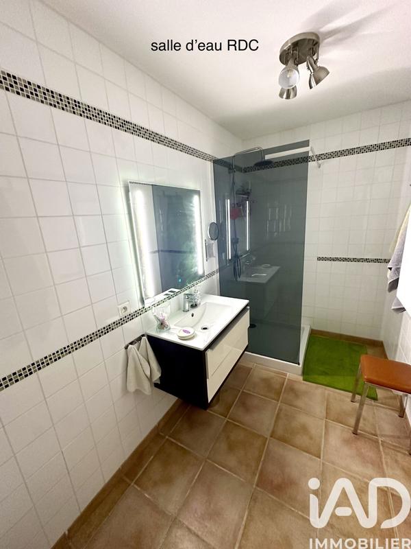 Maison - 200 m² - 7 pièces