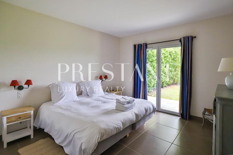 Maison - 482 m² - 12 pièces