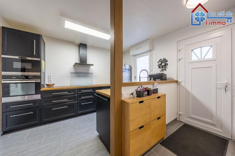 Maison traditionnelle - 109 m² - 6 pièces