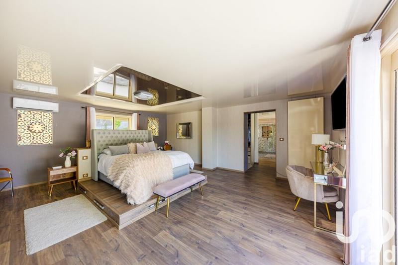 Maison - 294 m² - 7 pièces