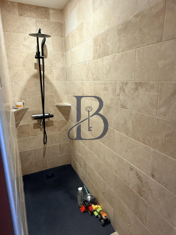 Maison - 196 m² - 8 pièces