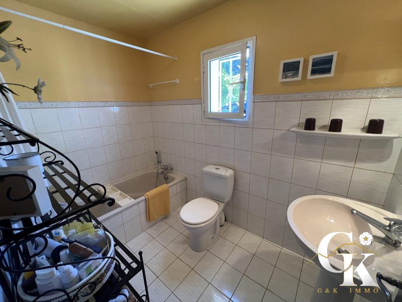 Maison - 250 m² - 7 pièces