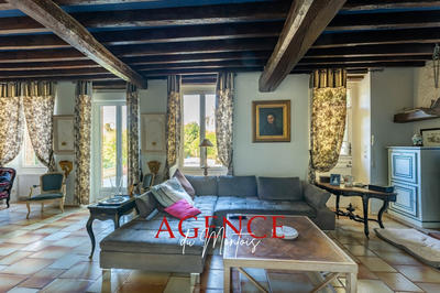 Propriété - 230 m² - 6 pièces