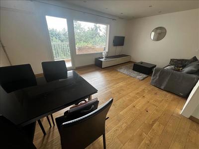 Chambre - 103 m² - 1 pièce