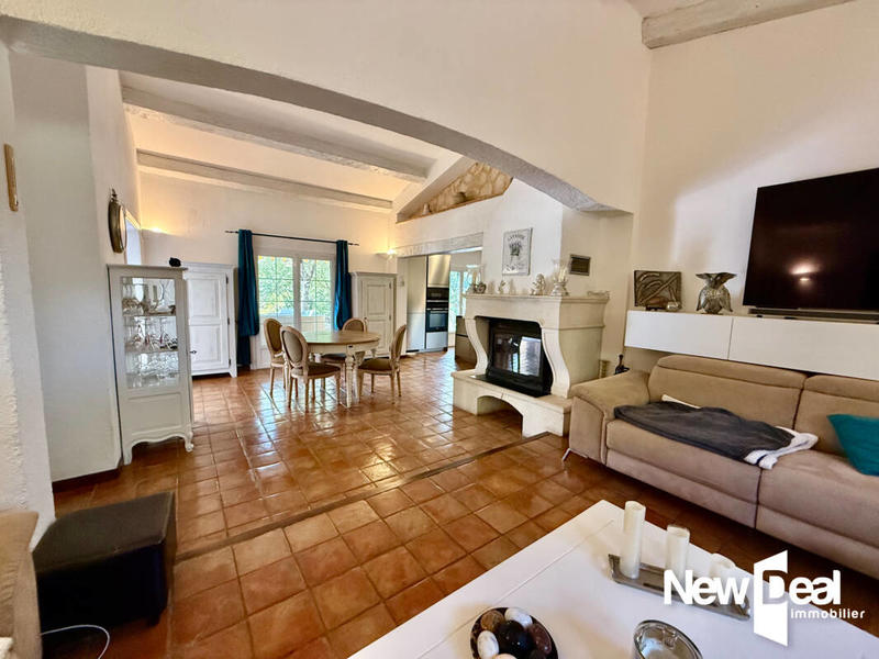 Maison - 245 m² - 7 pièces