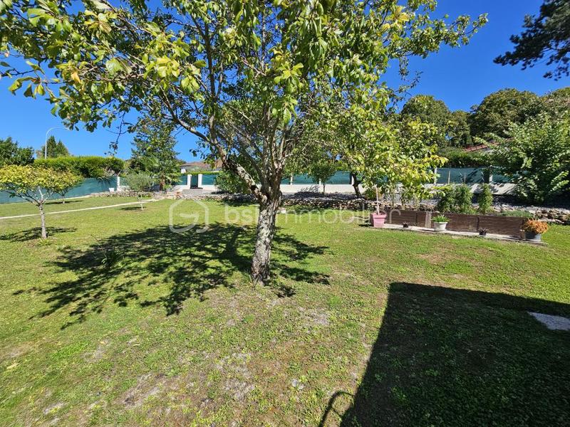 Maison traditionnelle - 162 m² - 7 pièces