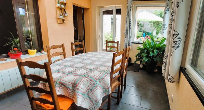 Demeure - 100 m² - 5 pièces