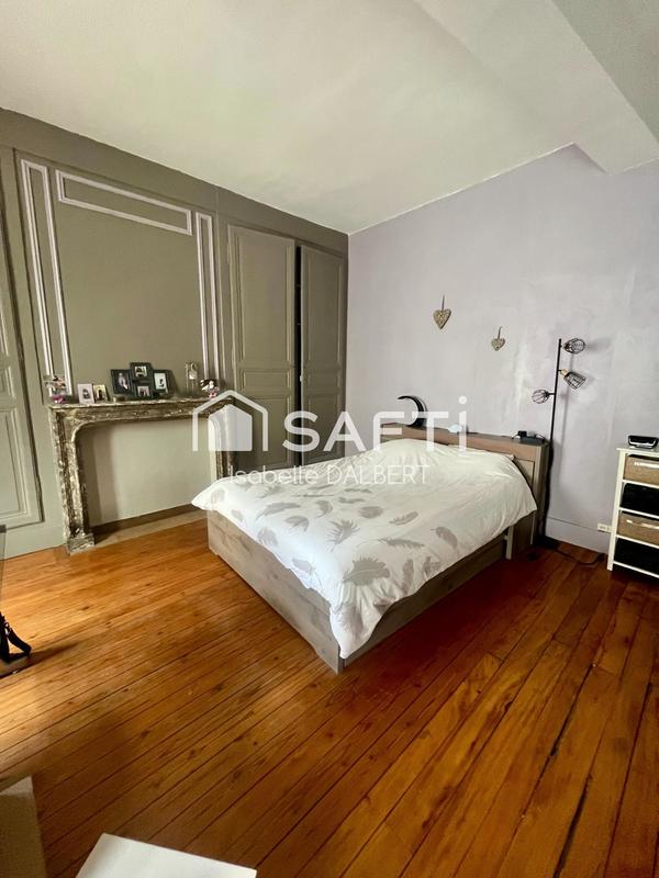 Maison - 260 m² - 8 pièces