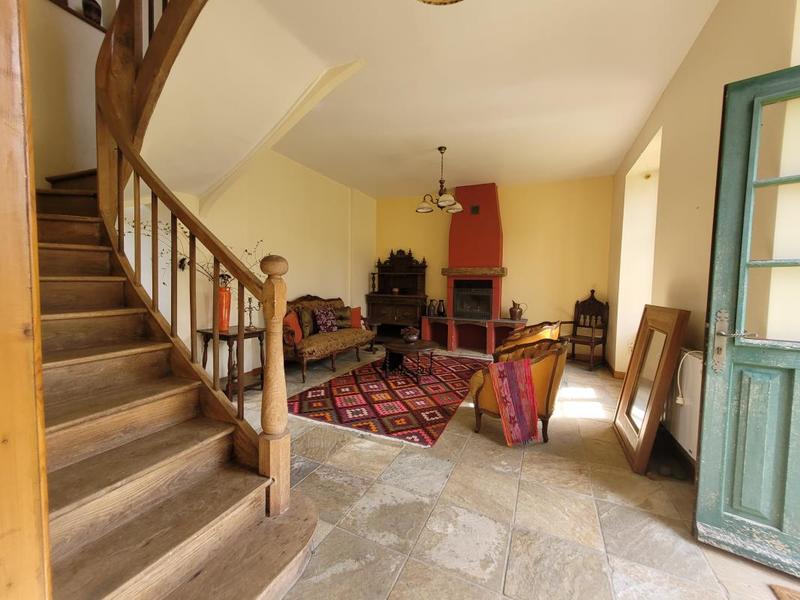 Maison - 222 m² - 12 pièces