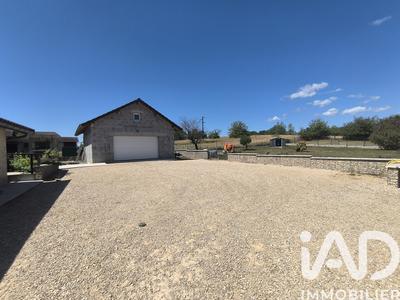 Maison - 180 m² - 8 pièces