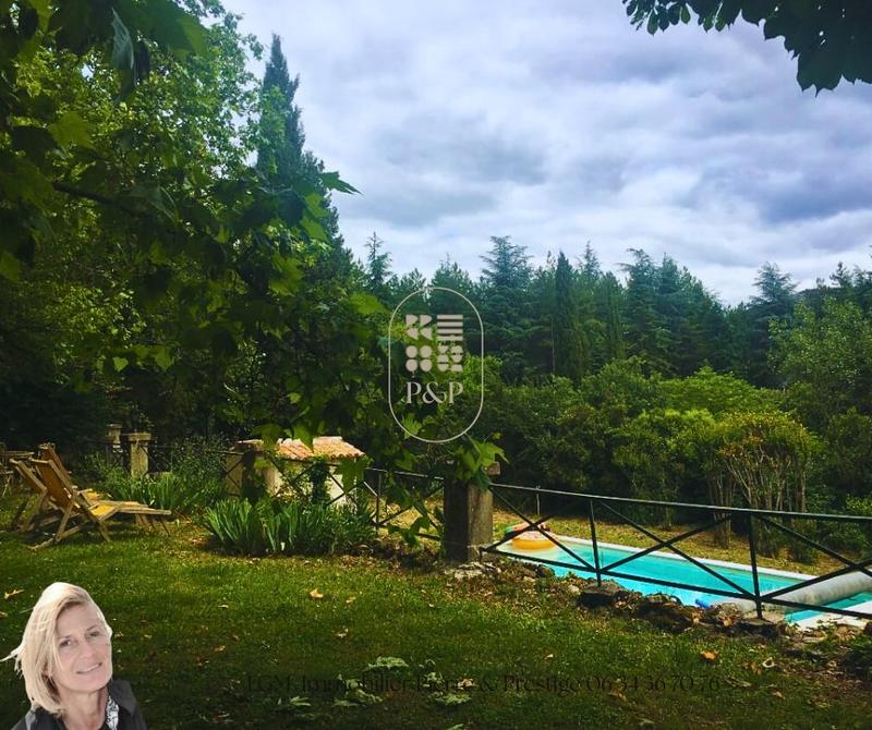 Maison - 270 m² - 8 pièces