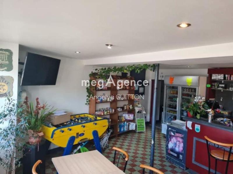 Maison - 210 m² - 6 pièces