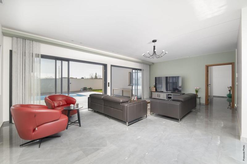 Maison - 229 m² - 6 pièces