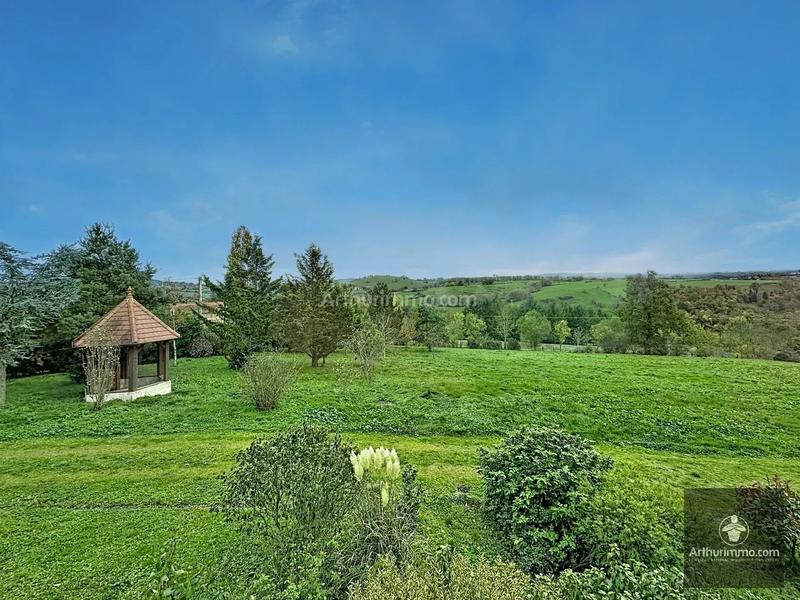 Maison - 340 m² - 8 pièces