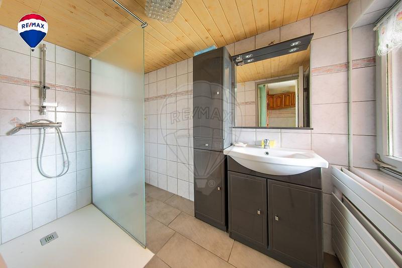 Maison - 179 m² - 9 pièces