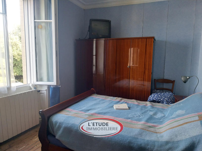 Maison - 225 m² - 9 pièces