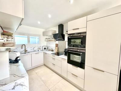 Villa - 80 m² - 4 pièces