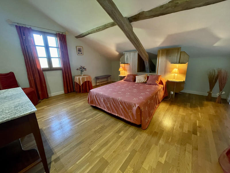 Maison - 278 m² - 9 pièces