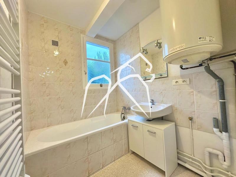 Appartement ancien - 61 m² - 3 pièces