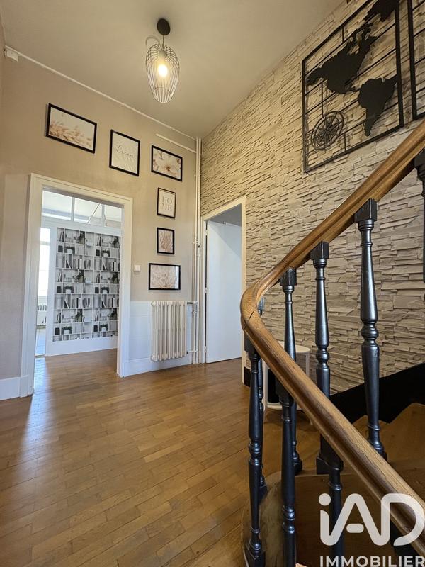 Maison - 265 m² - 9 pièces